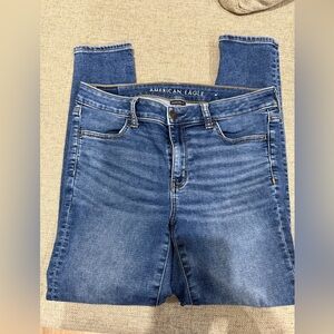 American Eagle women’s jeans